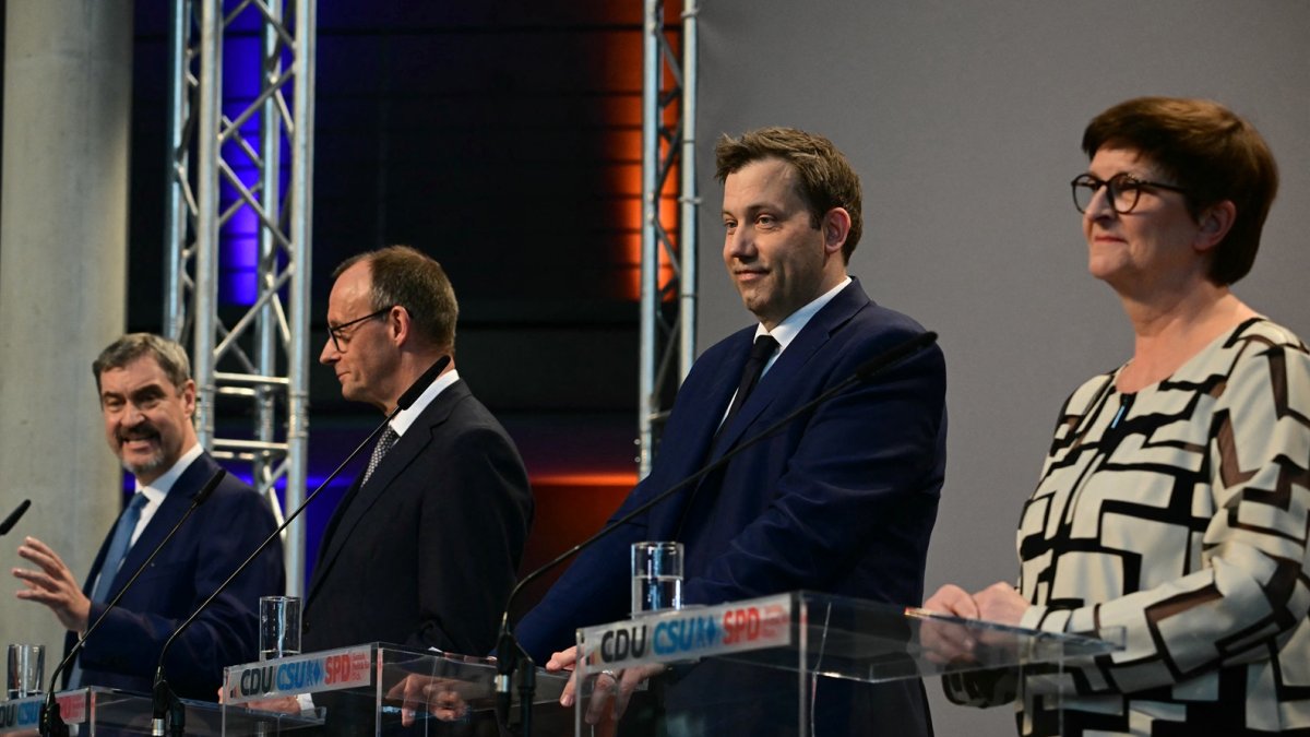 Markus Söder (CSU), Friedrich Merz (CDU) y los copresidentes del SPD, Lars Klingbeil y Saskia Esken, durante el anuncio en Berlín el 9 de abril de 2025.