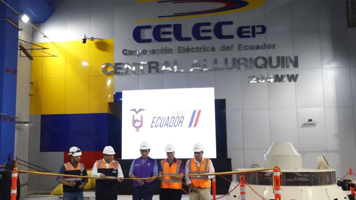 Funcionarios del Ministerio de Energía inauguraron el complejo hidroeléctrico. No estuvo la ministra Inés Manzano.