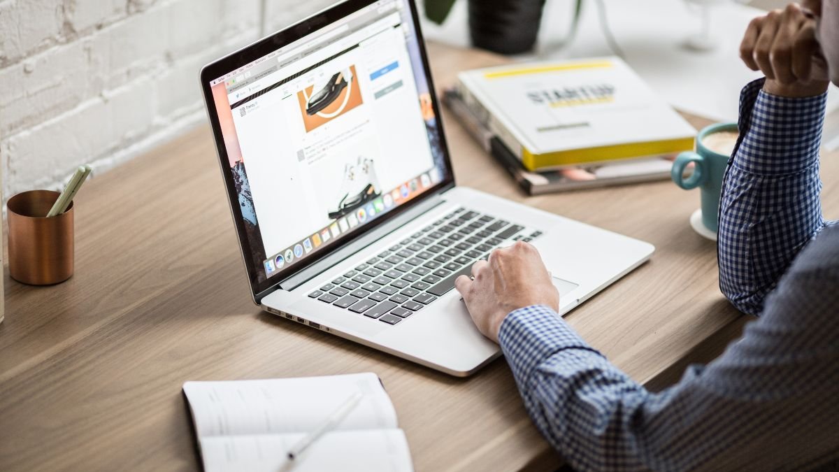 Empresas. Los profesionales puedes utilizar herramientas de inteligencia artificial para mejorar su productividad.