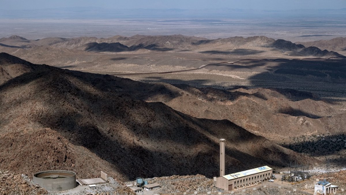 Vista aérea del acueducto del río Colorado-Tijuana a su paso por La Rumorosa en Tecate, estado de Baja California, México, el 4 de abril de 2025.