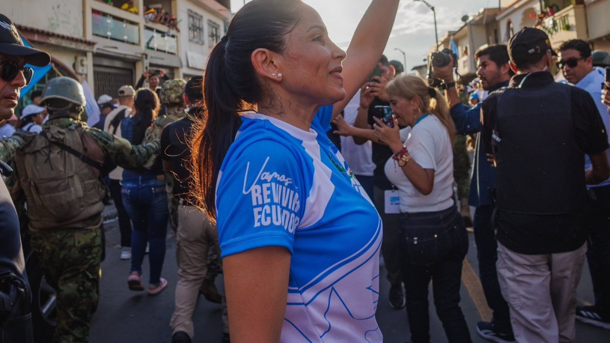 Según Defensa, 58 militares dan seguridad a Luisa González.