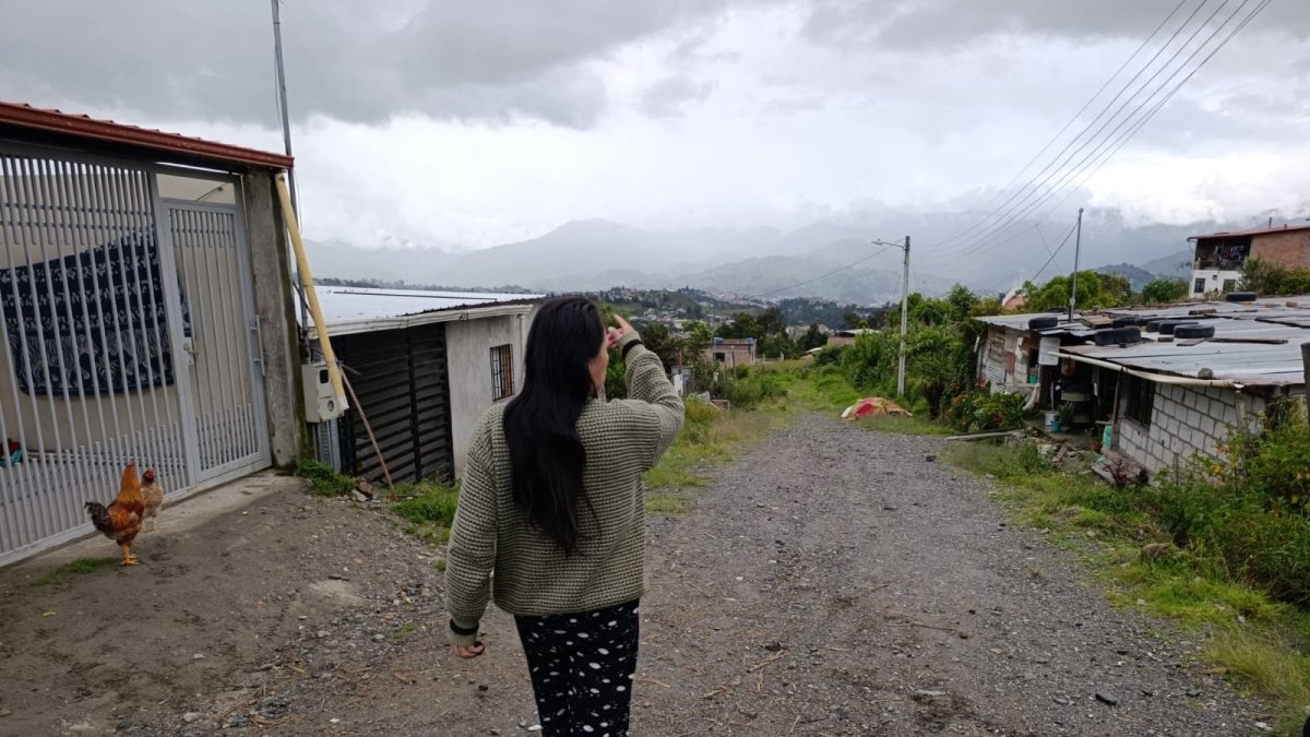 Calles sin asfalto: Durante la temporada de lluvias, las calles del barrio San Francisco de Colinas Lojanas se vuelven intransitables.