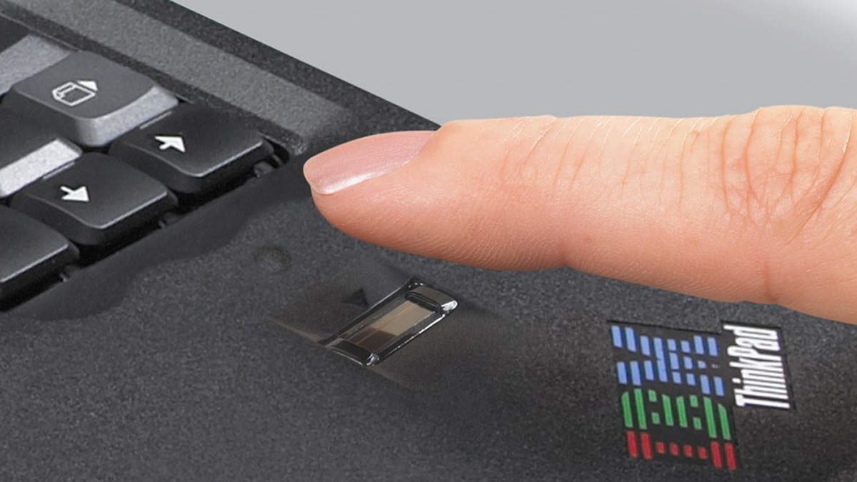 El uso de biométrico en las empresas para marcar la entrada y salida del trabajo.