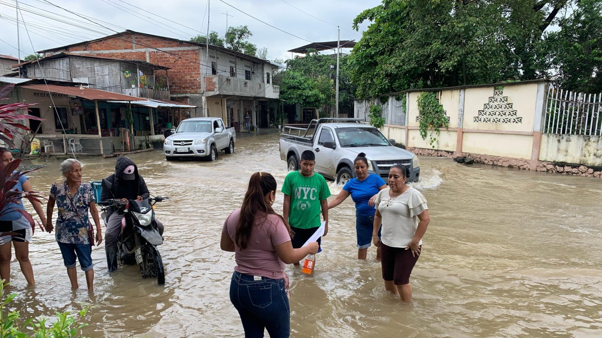 Las personas se encuentran afectadas por las lluvias