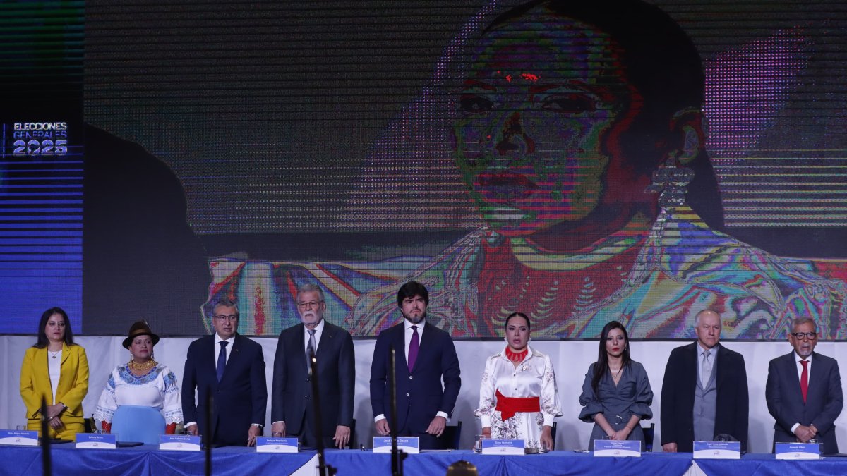 José de la Gasca, en la inauguración de la jornada electoral.