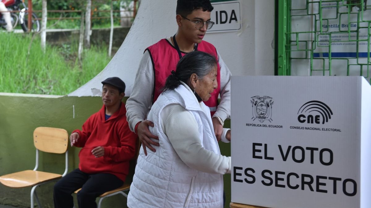 En Quito, la jornada electoral se ha desarrollado con agilidad.