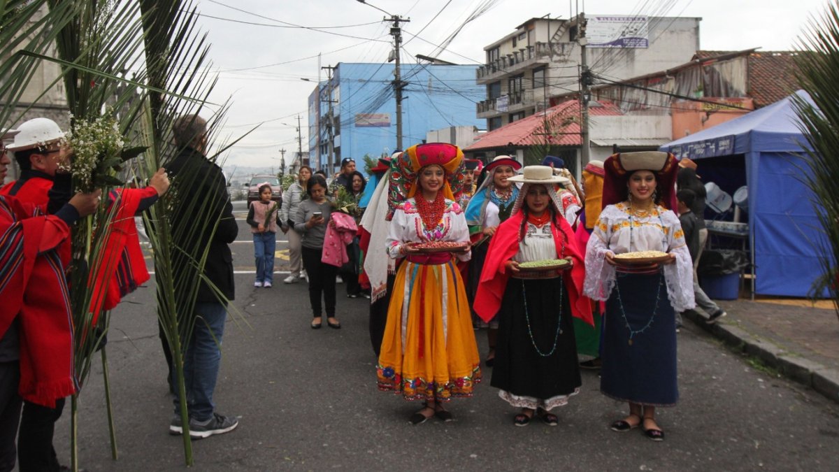 La procesión del Domingo de Ramos partió desde la Basílica del Voto Nacional