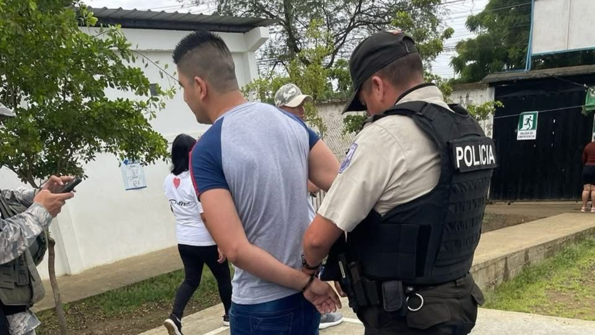 Un hombre fue aprehendido en el cantón de Montecristi por suplantación de identidad.