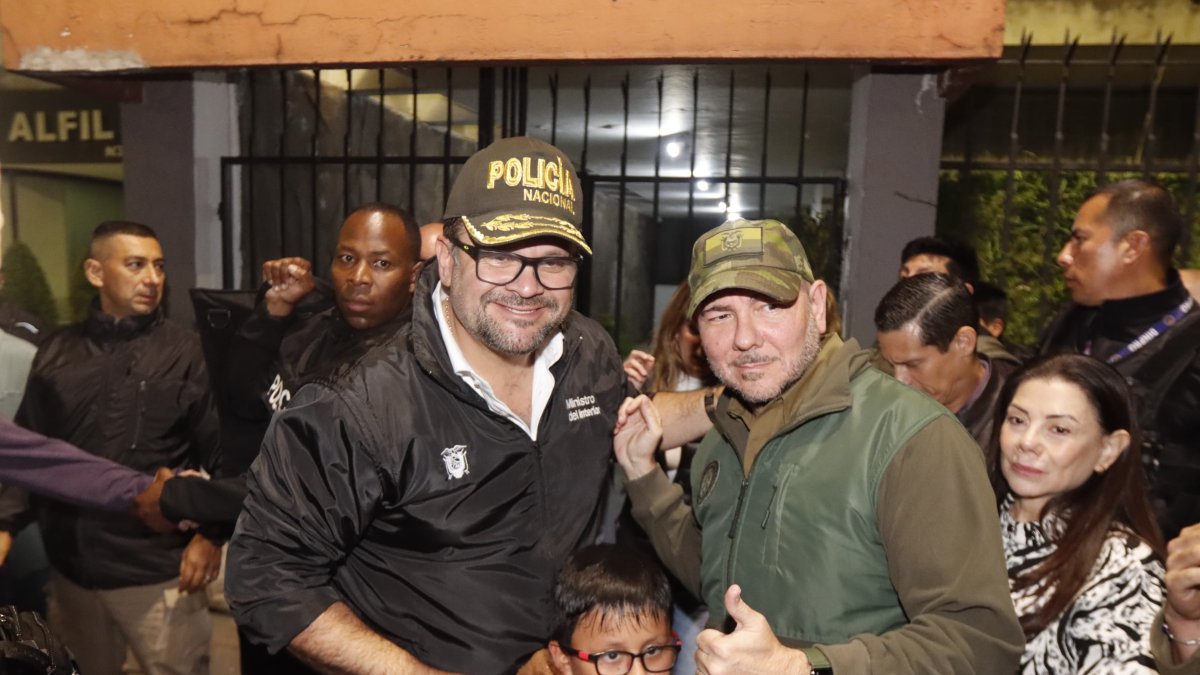 Loffredo y Reinberg celebraron brevemente lel triunfo de Noboa.