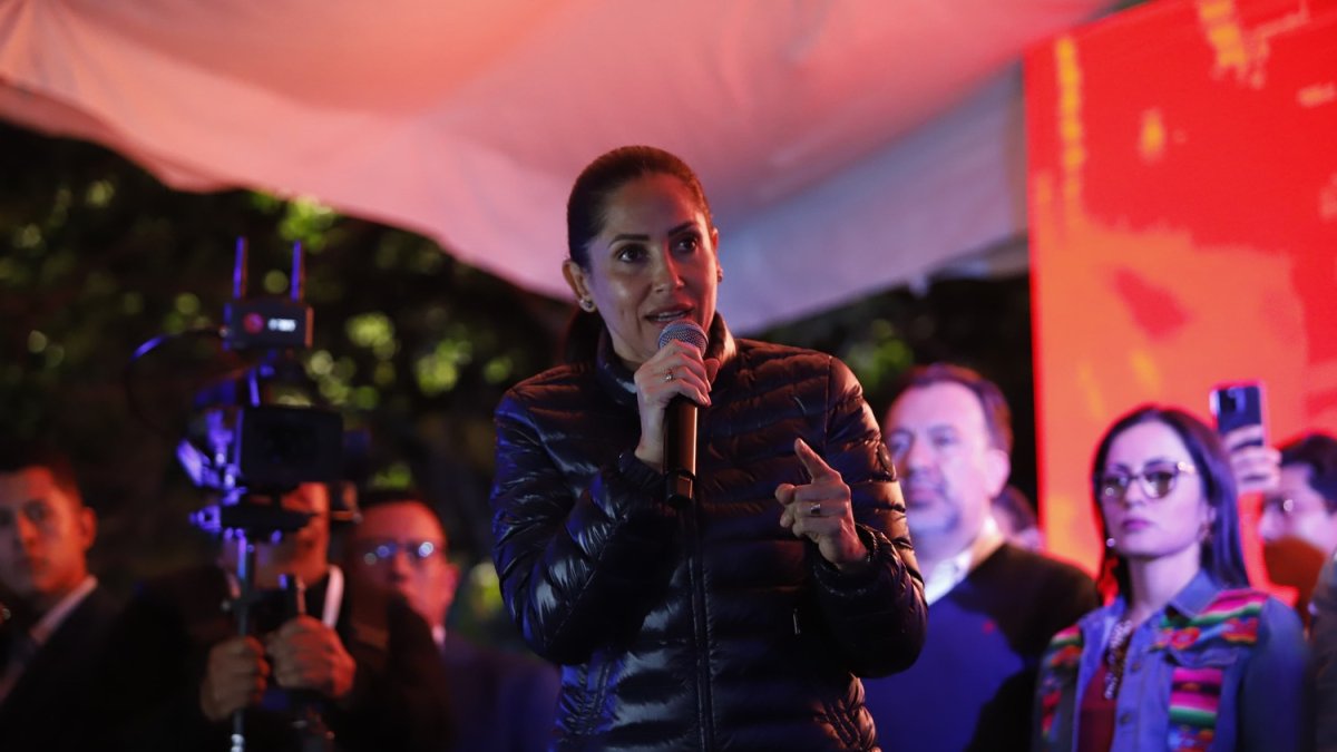 Luisa González lanzó la acusación de fraude desde su sede en Quito.