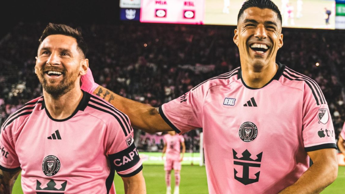 Luis Suárez (d) y Lionel Messi se volvieron a reencontrar en Inter Miami