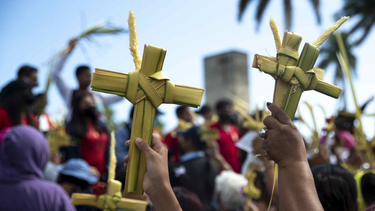 La Semana Santa es una época donde los feligreses realizan procesiones.