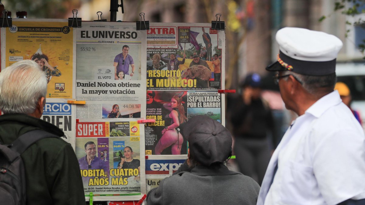Los medios de Ecuador con la noticia de la reelección de Daniel Noboa.