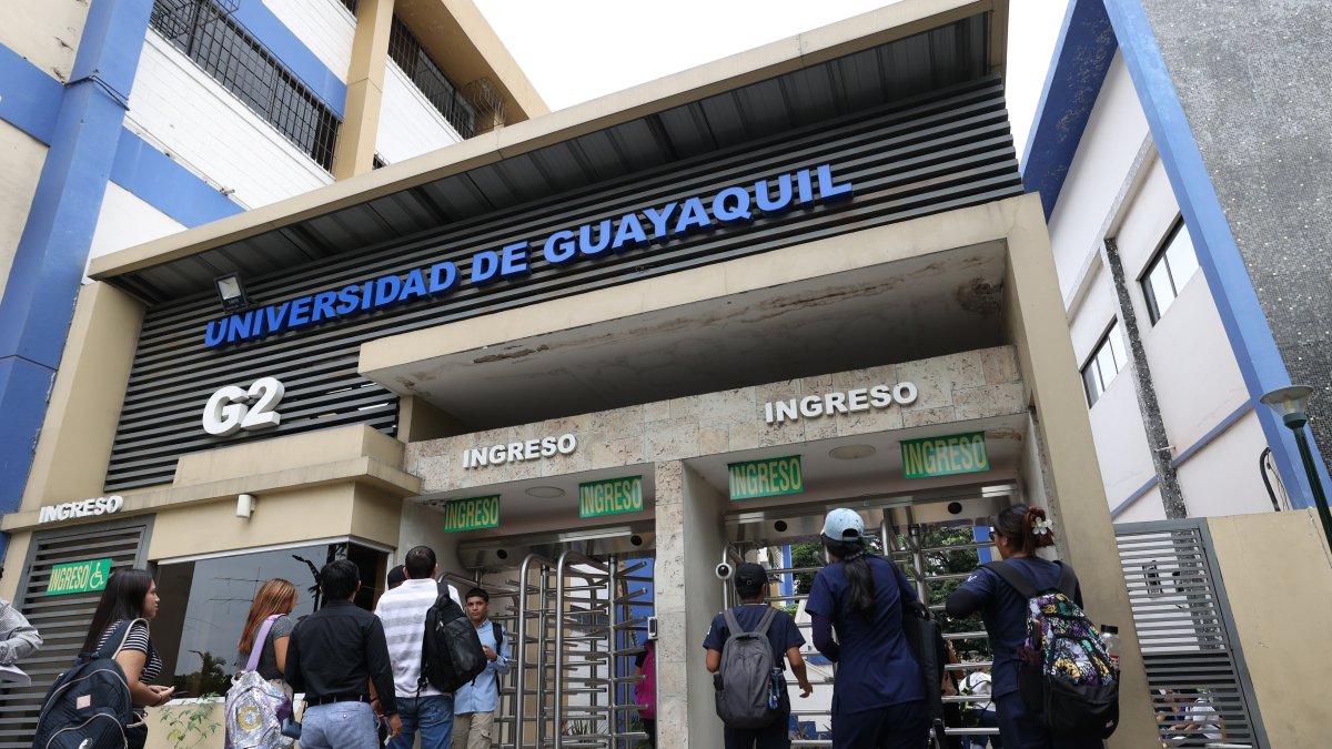 Las clases serán virtuales de forma temporal. La emergencia por las lluvias da paso a poner en práctica la modalidad.