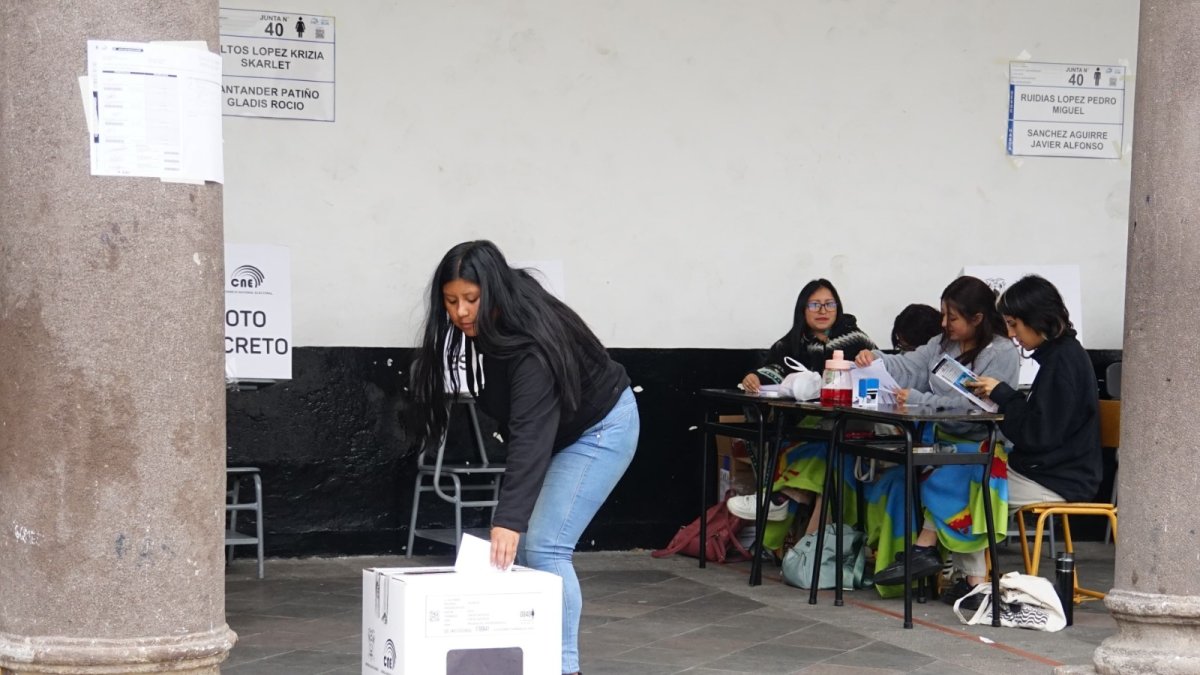 El CNE avanza con el procesamiento de las actas de las elecciones presidenciales de segunda vuelta.