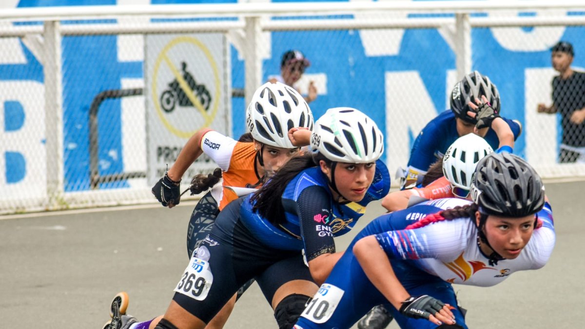 Darla (d) ha sido tres veces campeona de los Juegos Nacionales Prejuveniles y medallista de bronce en el Panamericano 2022.