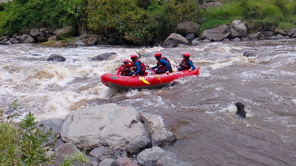 Un niño de 10 años cayó al río San Pedro y está desaparecido desde la tarde del lunes 14 de abril