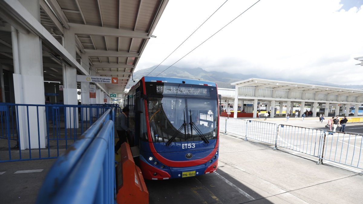 Contraloría realizará un examen especial a la compra de nuevos trolebuses eléctricos