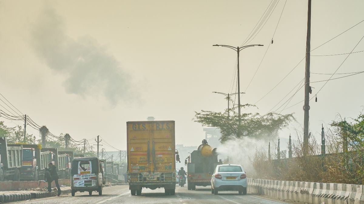 Contaminación. Los gases emitidos por los vehículos pueden ocasionar enfemedades cerebrales.