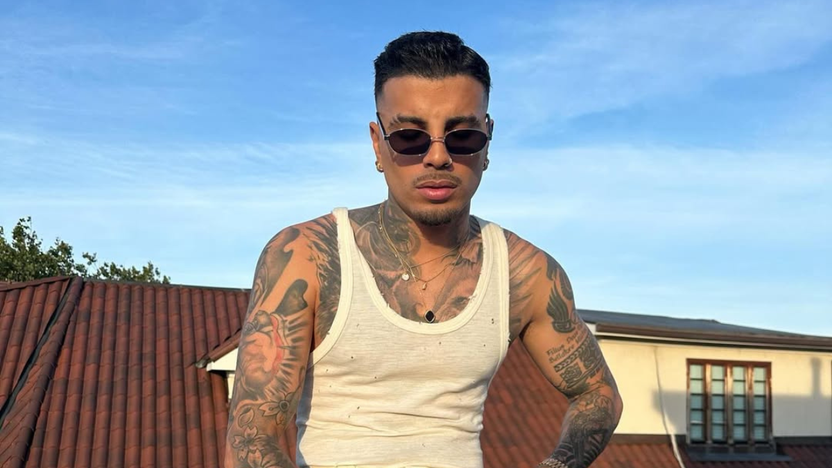 Rauw Alejandro regresa a los escenarios con su gira Cosa Nuestra, que recorrerá América Latina en 2025.