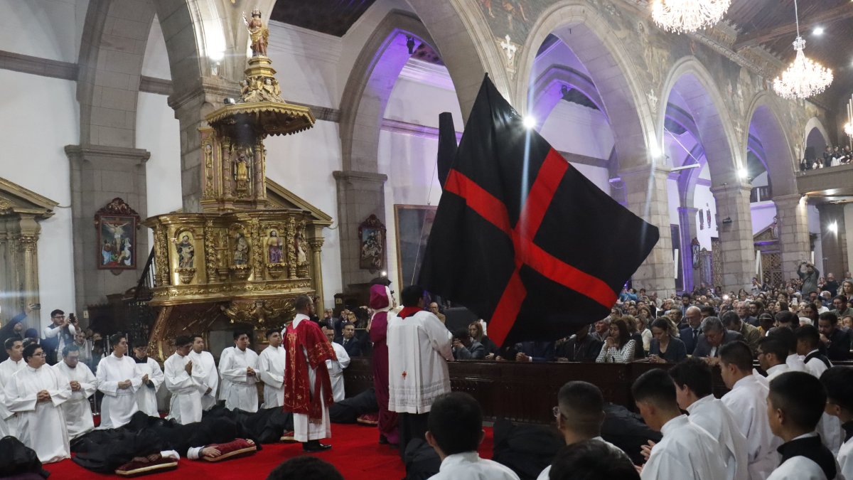 La ceremonia, que se celebra anualmente durante el Miércoles Santo tiene 500 años de antigüedad.