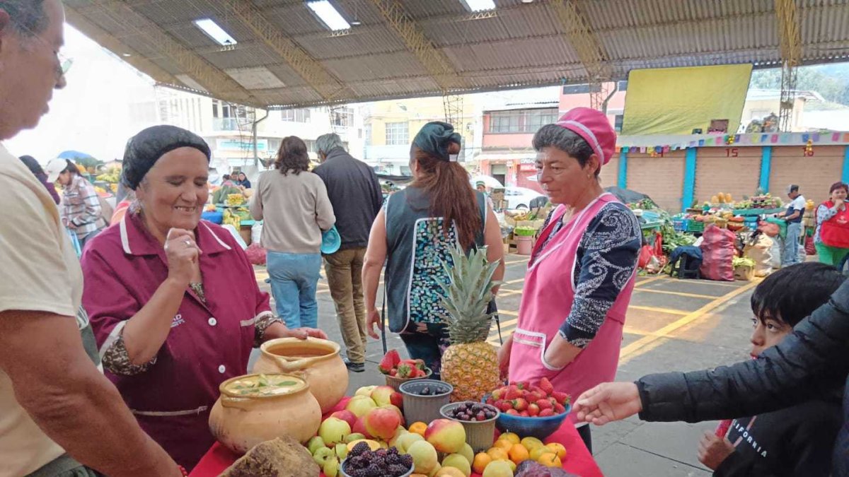 La fanesca dulce lleva doce ingrediientes que esta vez no son granos, sino una variedad de frutas de  varias regiones.