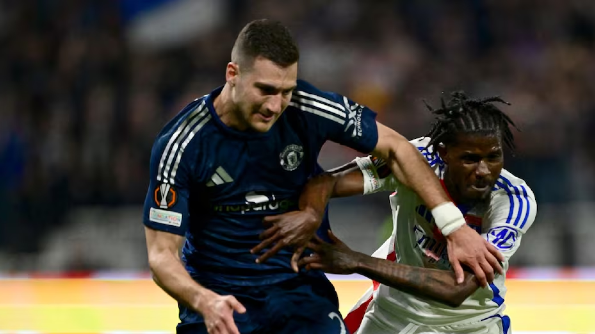 Manchester United empató 2-2 en la ida ante Lyon en los cuartos de final de Europa League
