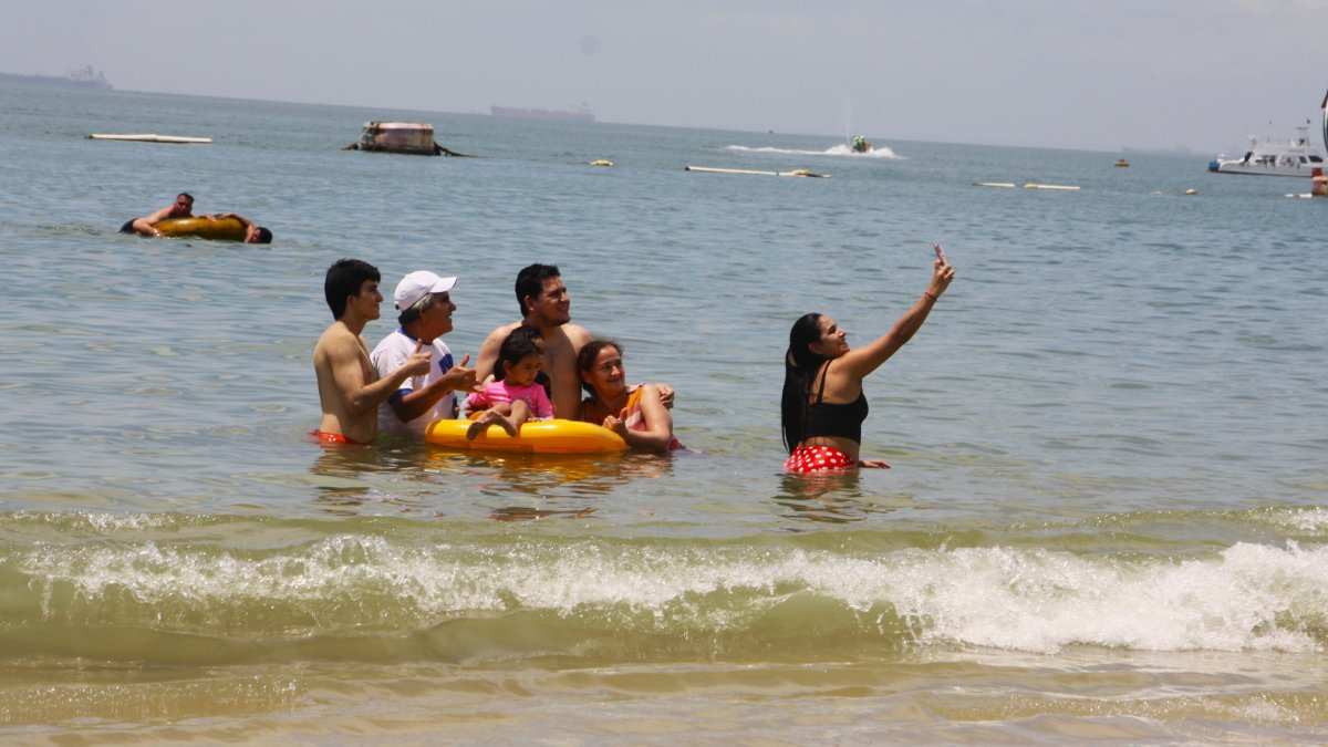 La playa es uno de los destinos favoritos para las familias ecuatorianas.