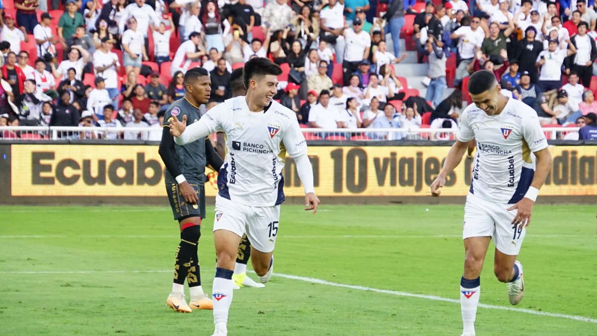 Celebración de gol en el Superclásico, donde Liga de Quito se impuso 3-1 sobre Aucas.