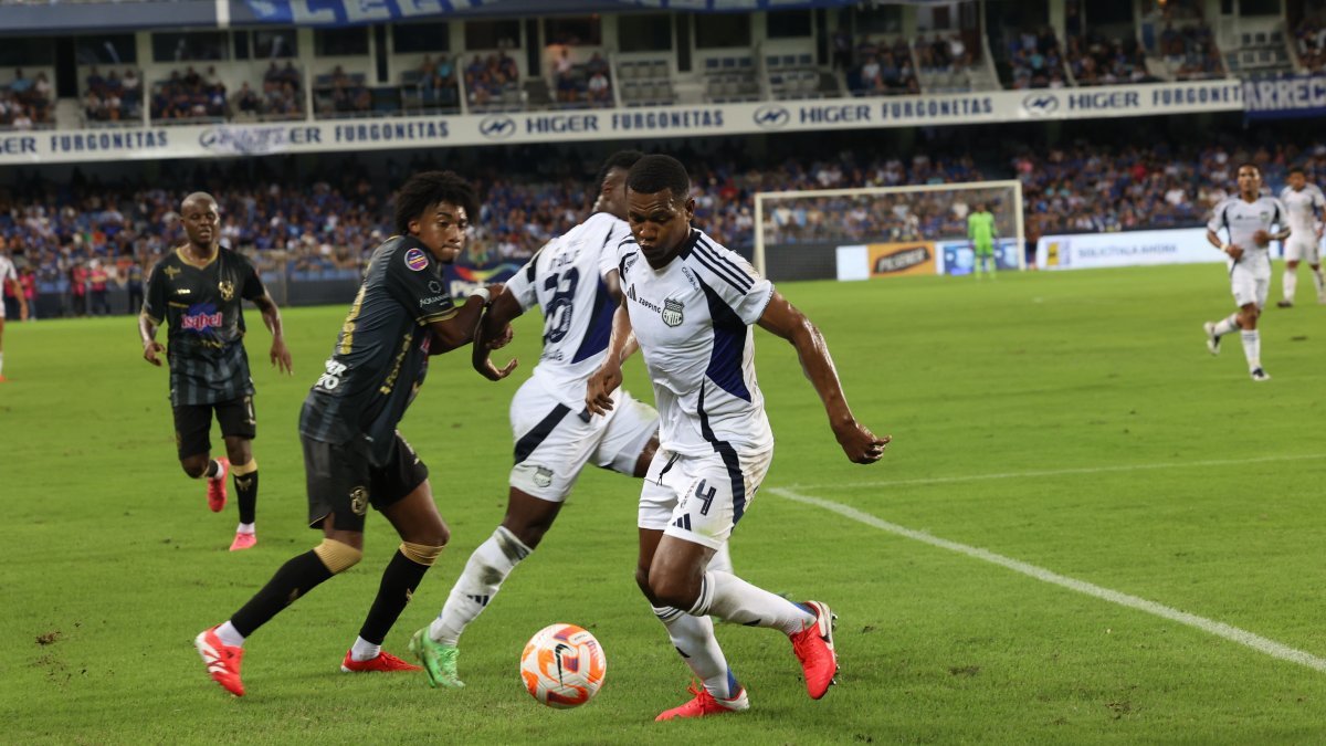 Emelec busca un triunfo para salir del fondo de la tabla de posiciones.