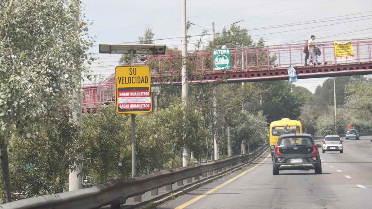 El 8 de abril, ocho radares fueron inhabilitados en un tramo de la avenida Occidental, en Quito.