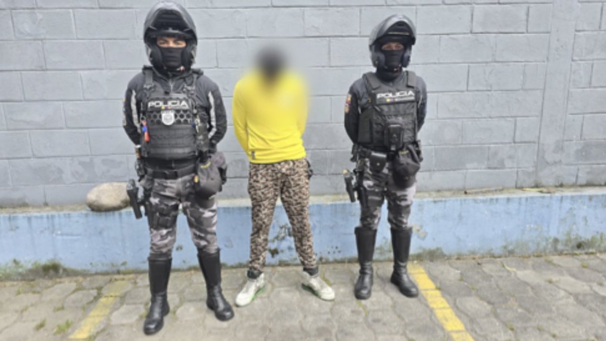 El hombre tiene antecedentes por tráfico ilícito de sustancias sujetas a fiscalización.