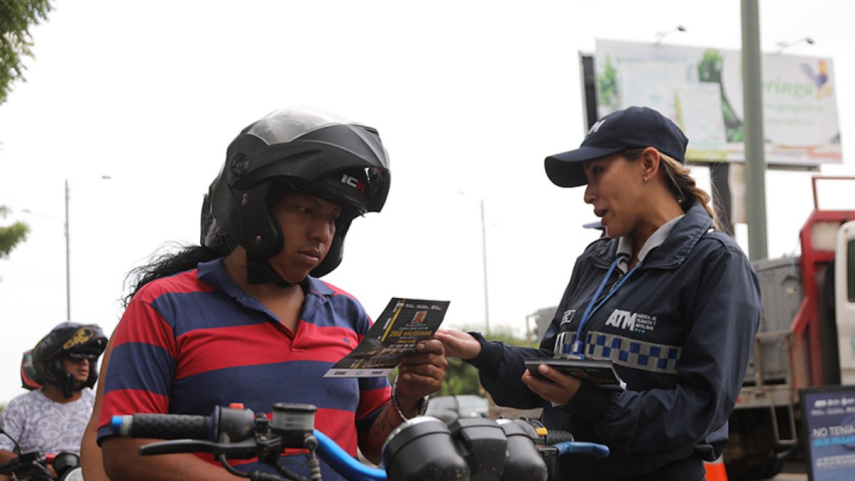 Con material educativo se busca que conductores de vehículos motorizados, sobre todo motos, reduzcan la velocidad para evitar siniestros viales.