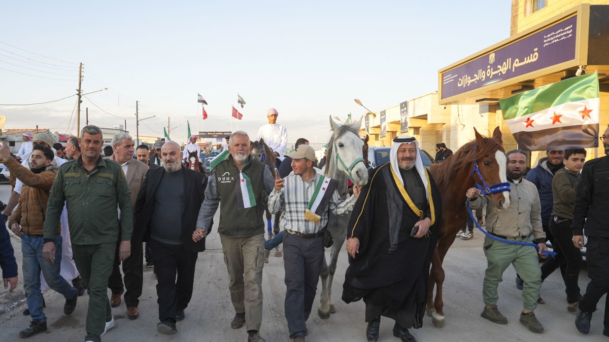 Seis meses después de partir de Huelva a lomos de sus caballos, cuatro jinetes españoles se van acercando cada vez más al final de su peregrinación a La Meca.