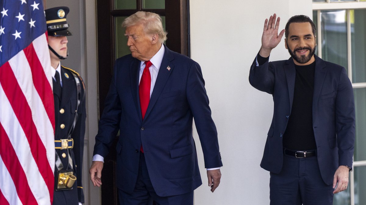 WASHINGTON.- El presidente de El Salvador, Nayib Bukele (derecha), visitó en la Casa Blanca a su homólogo estadounidense Donald Trump.