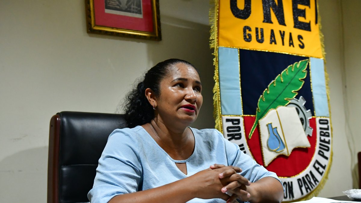 Es la presidenta de la UNE Guayas desde noviembre pasado y educadora desde hace 20 años. Lucha por el magisterio y por la igualdad de las mujeres.