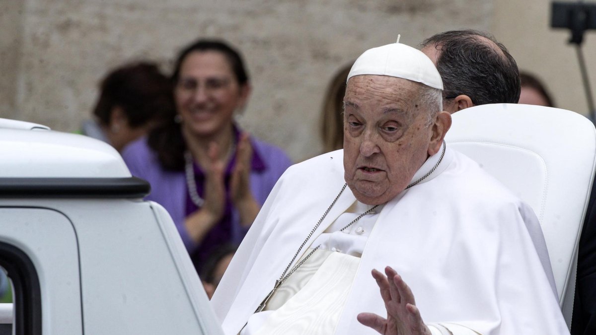 El papa Francisco falleció a los 88 años en la Casa Santa Marta, residencia oficial en el Vaticano, tras complicaciones de salud.