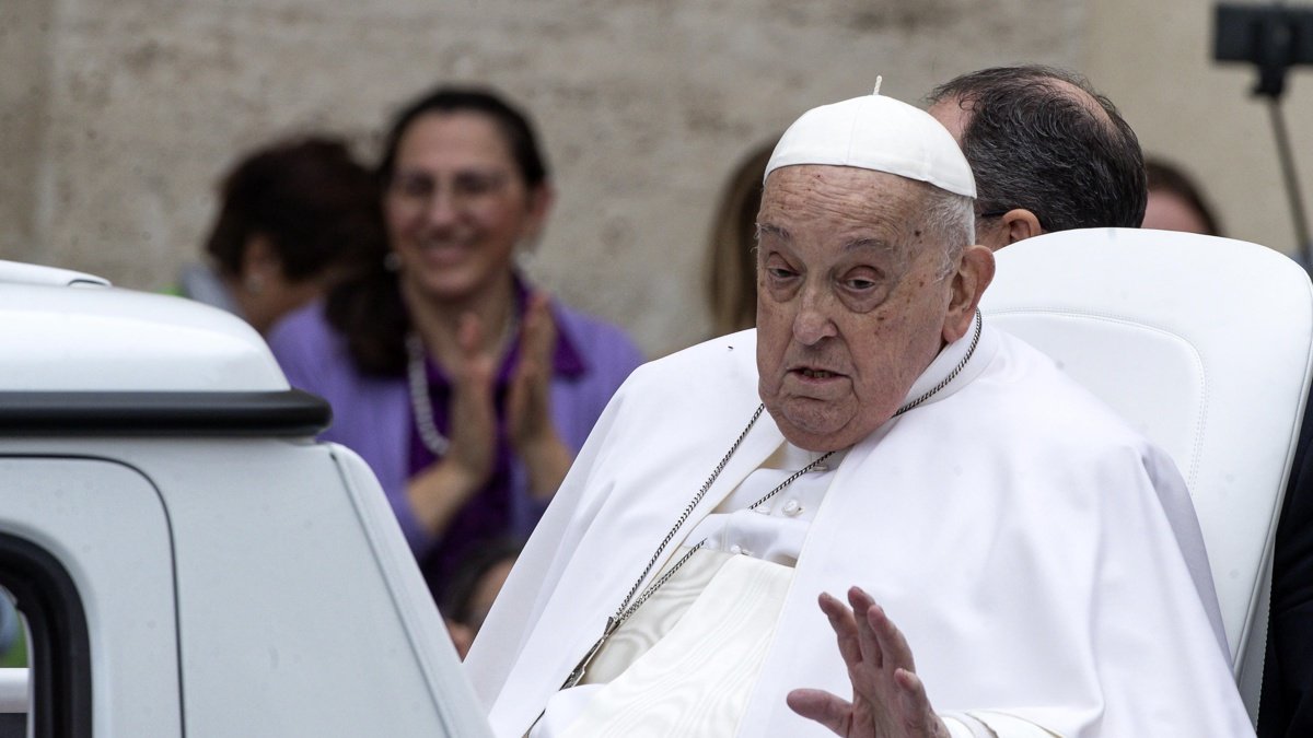 El papa Francisco hizo su última aparición horas antes de morir.