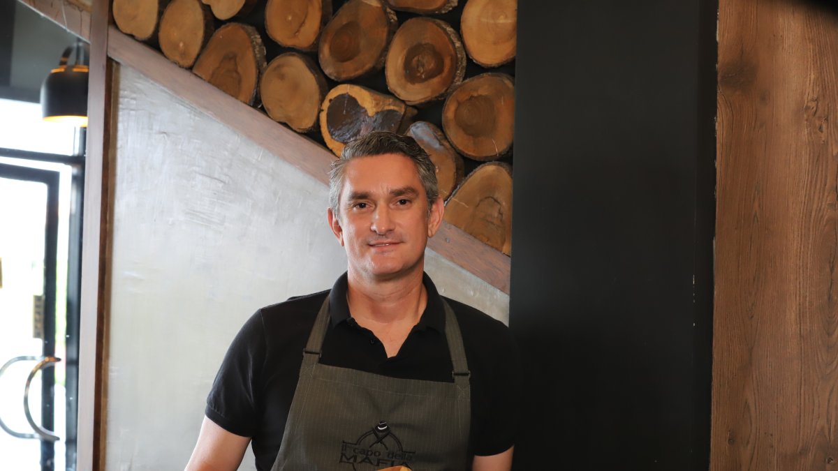 Plaza comparte el recorrido que lo llevó de cocinero autodidacta a referente parrillero.