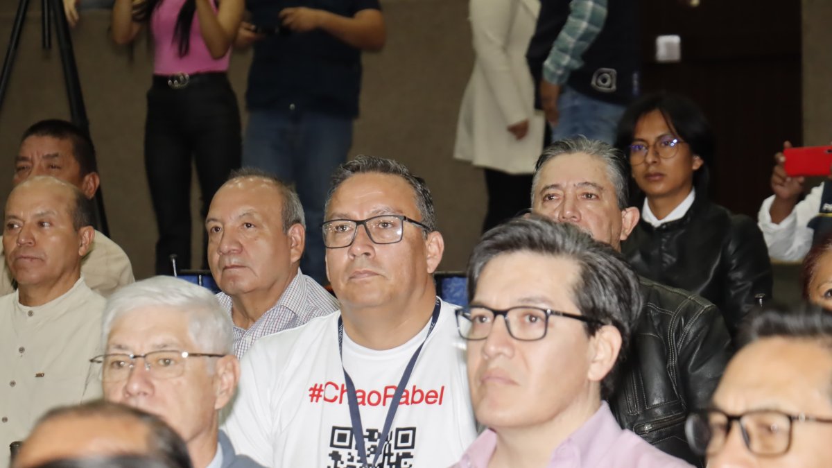 Néstor Marroquín, impulsor de la revocatoria contra Pabel Muñoz, explicó los requisitos para llenar correctamente los formularios.