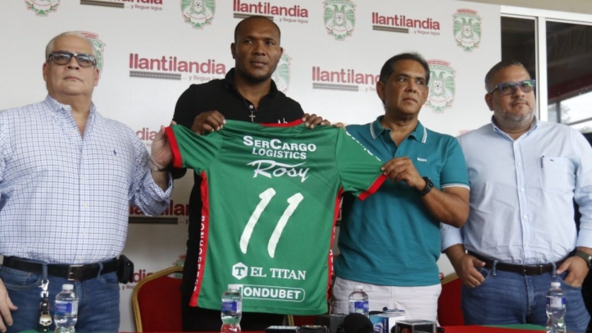 Juan Luis Anangonó llegó en julio de 2024 al equipo que este 21 de abril lo despidió por  violento.