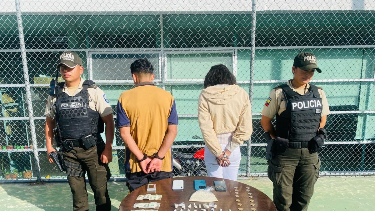 Operativos antidrogas en Quito permitieron la aprehensión de dos ciudadanos por el presunto delito de microtráfico.