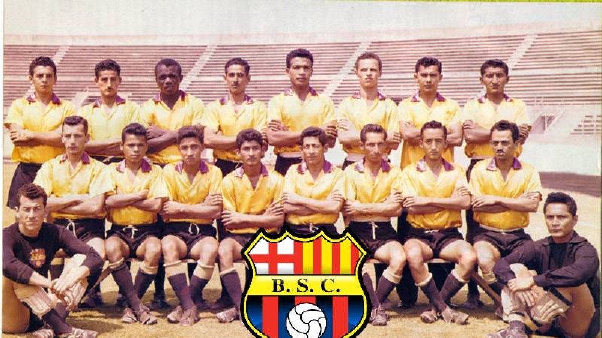 La plantilla de Barcelona, conformada por solo jugadores ecuatorianos, que ganó la primera estrella.