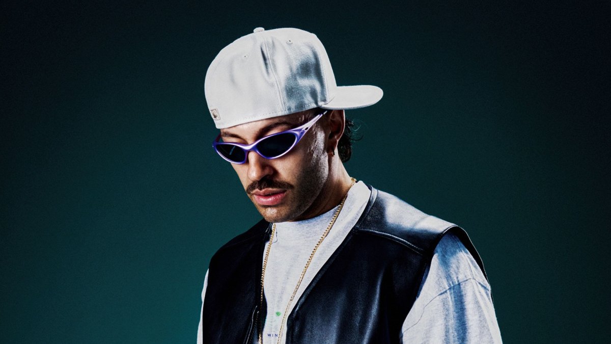 Feid en su sesión en vivo en Colors.