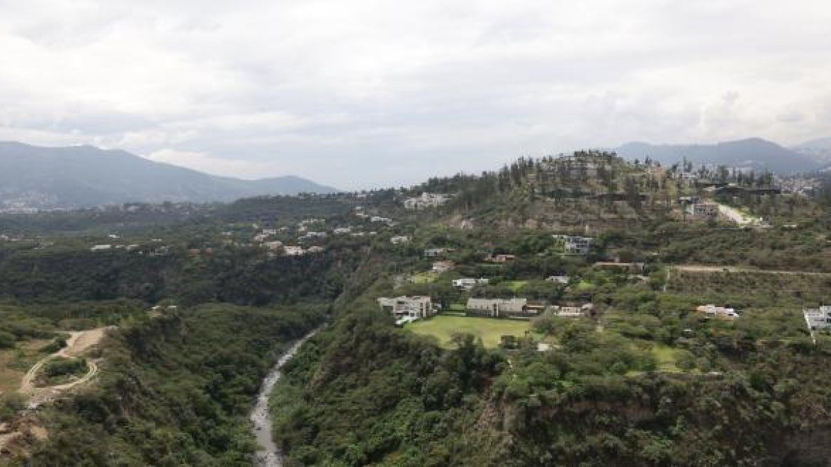 Malestar. Vecinos aseguran que la construcción de la Planta de Tratamiento de Aguas residuales afectaría a la naturaleza.