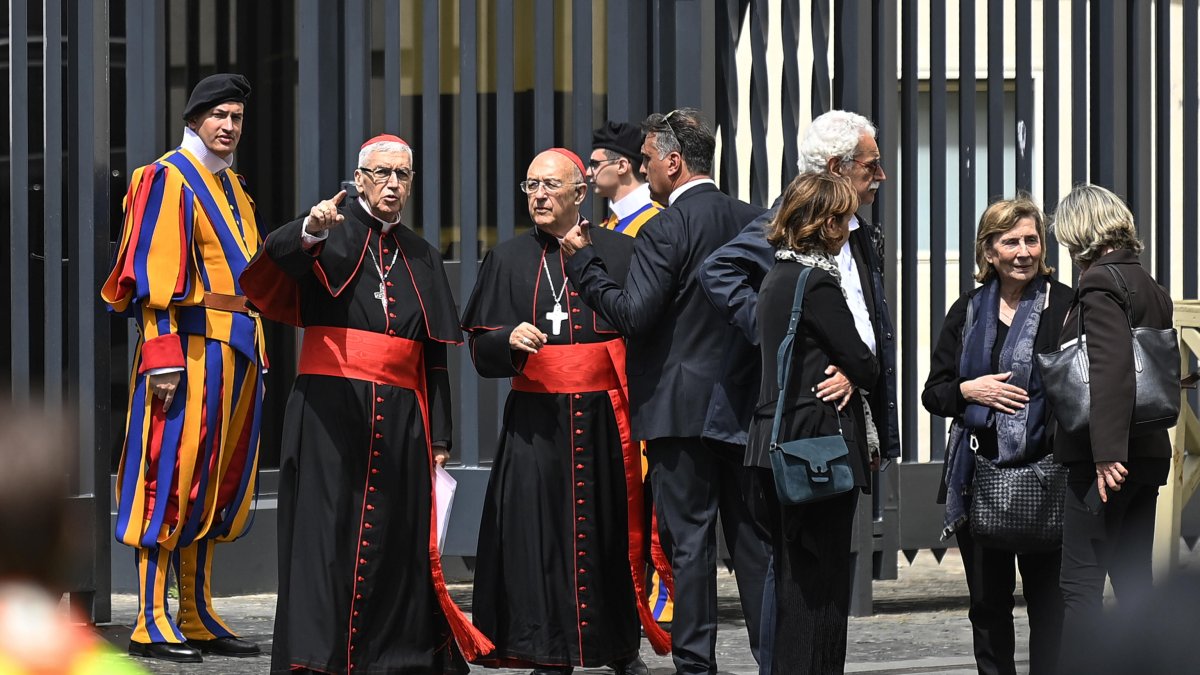 Llegada de los cardenales al Vaticano