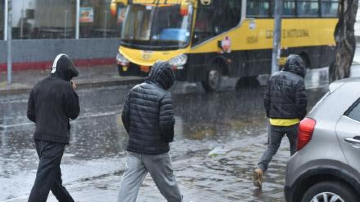 Intensas lluvias se registran en Quito la mañana y tarde de este 24 de abril del 2025