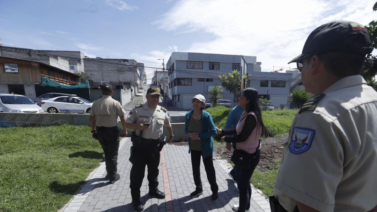 Socialización. En Carcelén se inauguró el plan ‘Policía Cuida tu Barrio’ que busca trabajar con la comunidad y combatir la inseguridad.