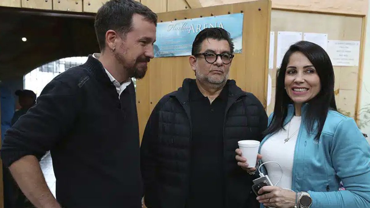 Pablo Iglesias en su visita a Ecuador, en 2023, para apoyar la primera candidatura de Luisa González.