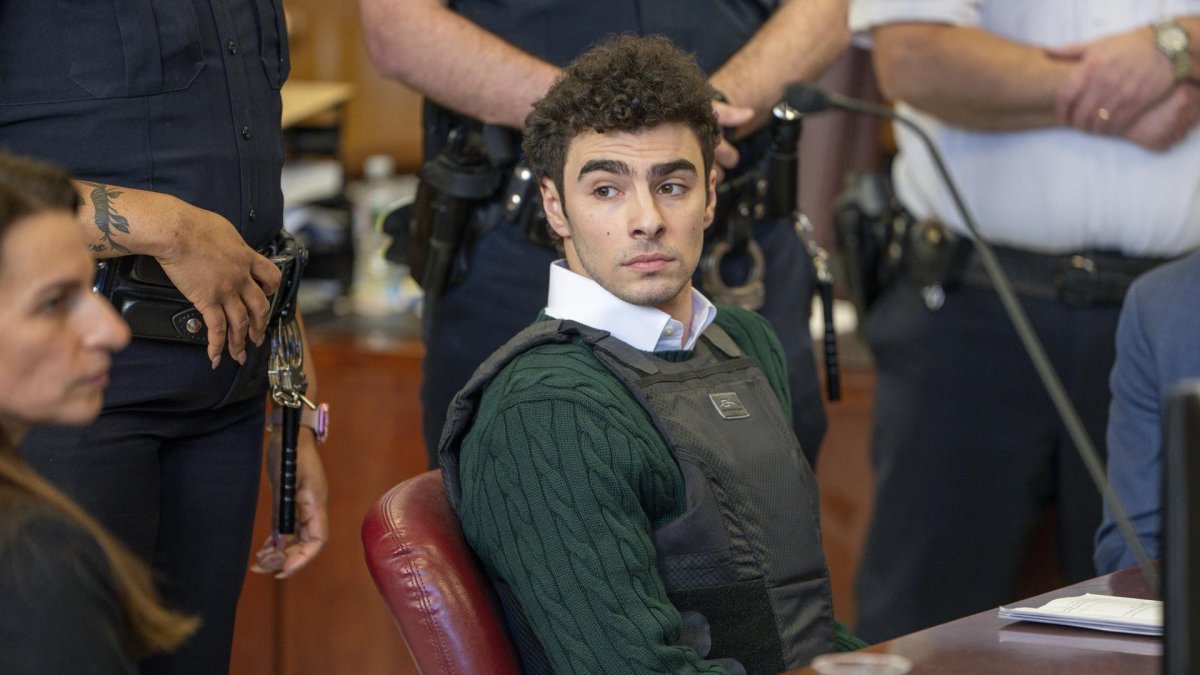 Luigi Mangione, comparece ante un tribunal de Nueva York, en Nueva York, EE. UU., el 21 de febrero de 2025.